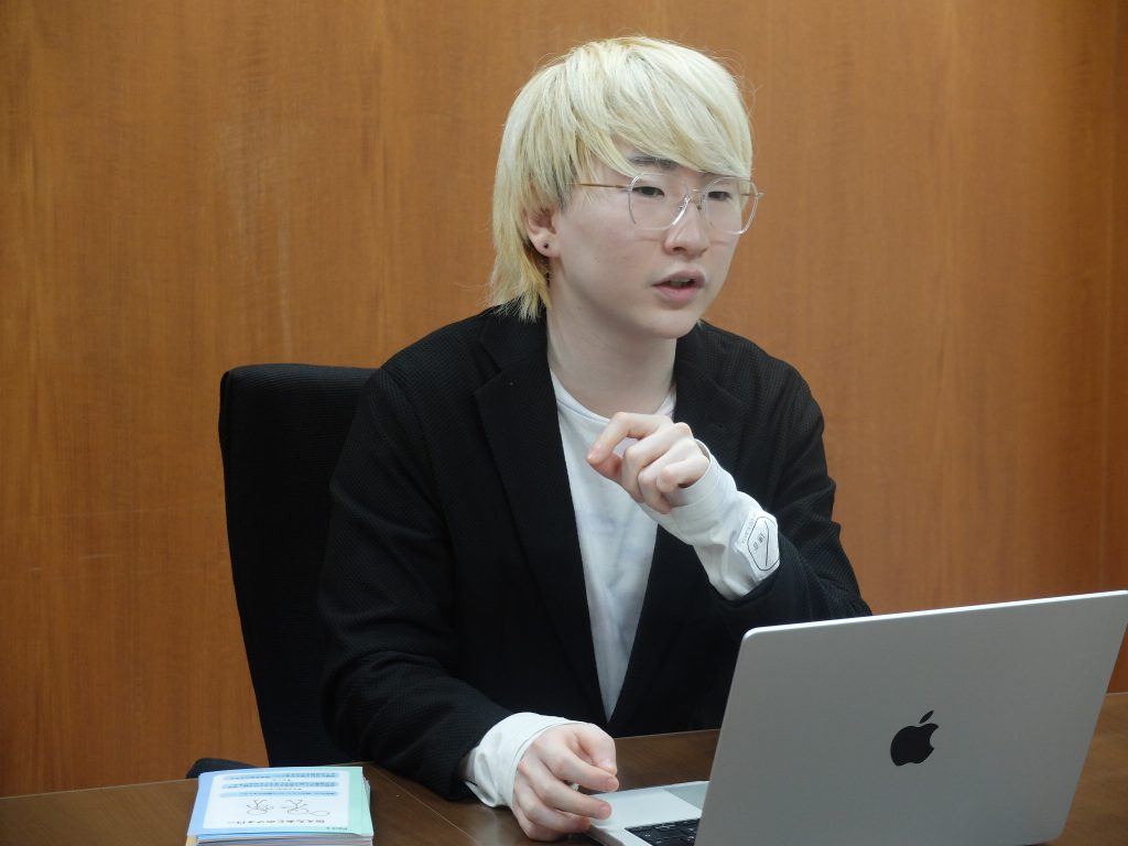 倉田氏 インタビューの様子